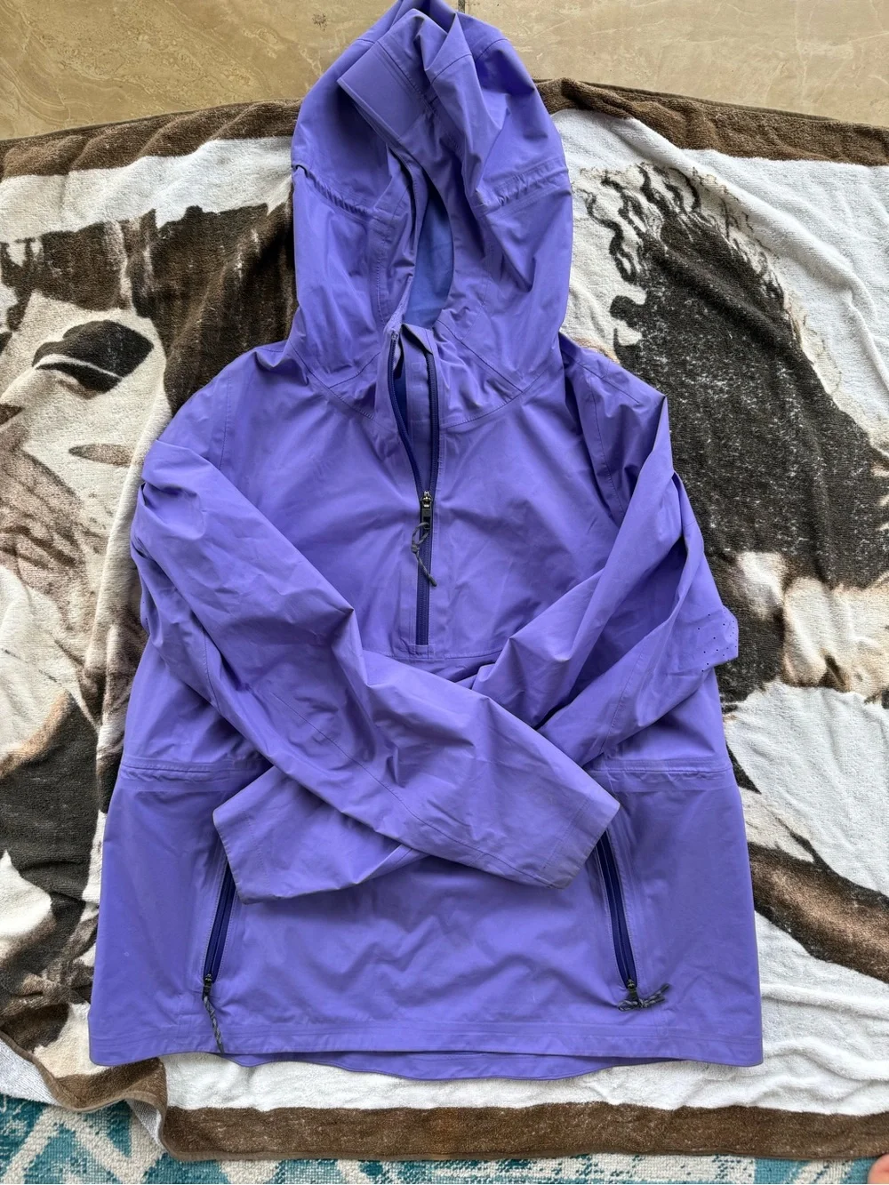 Lululemon Purple women’s Hooded rain Jacket